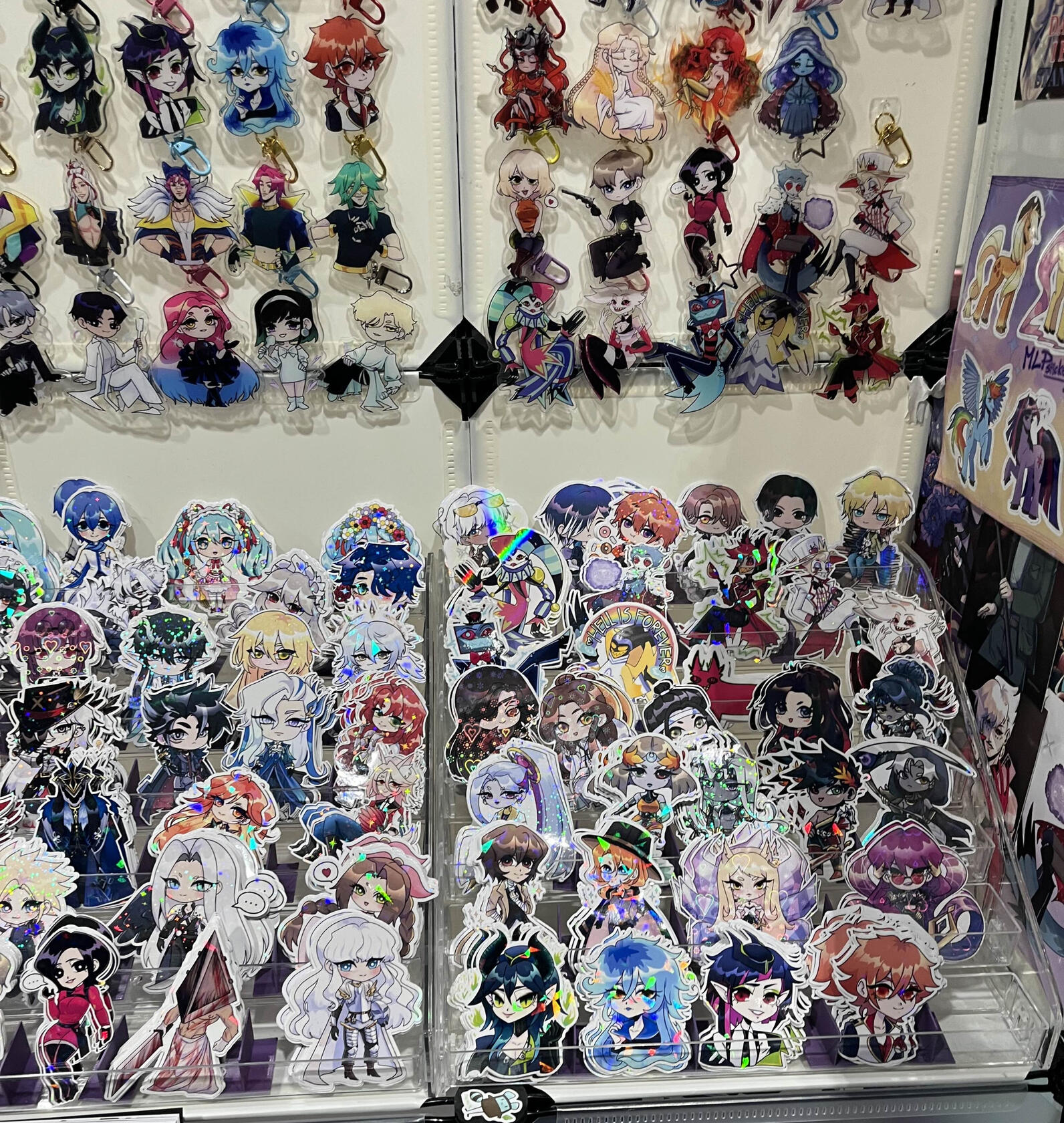 Naklejki oraz breloki